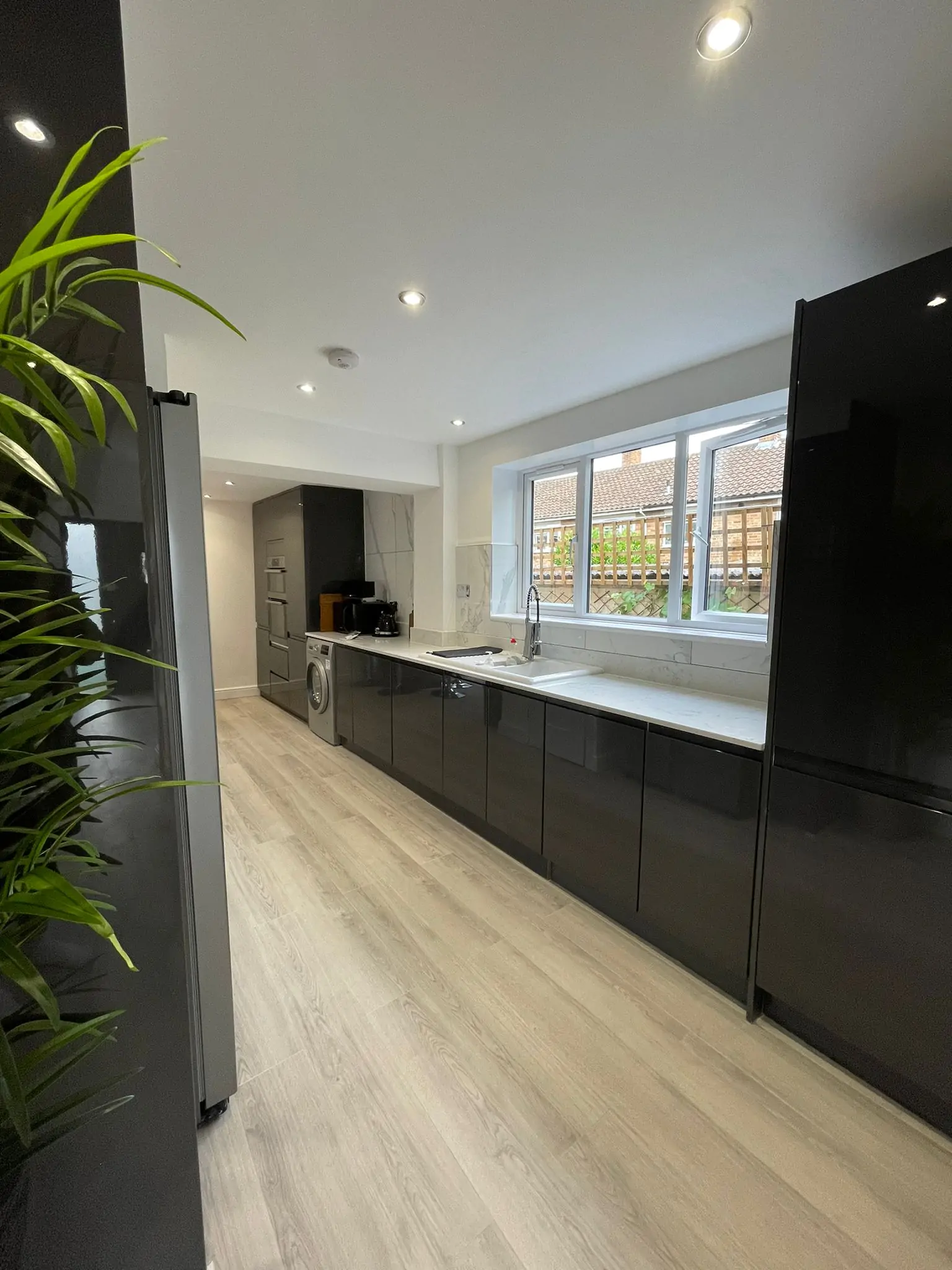 5 Bed house fully renovation with Media wall Brand new kitchen, Toilets, Before and after pictures attached.